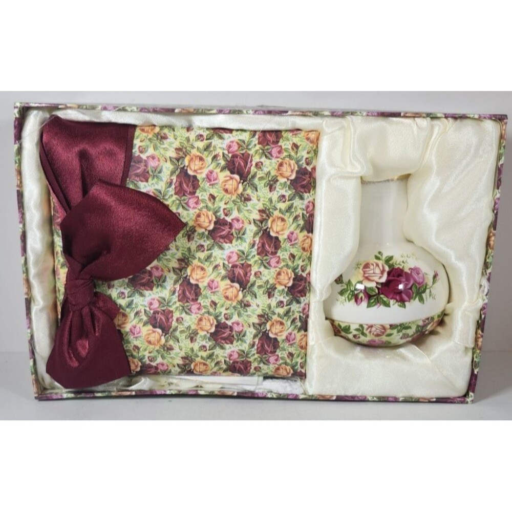 Royal Albert Old Country Roses Photo Album & Vase 2 Piece Set NIB 45 Pages